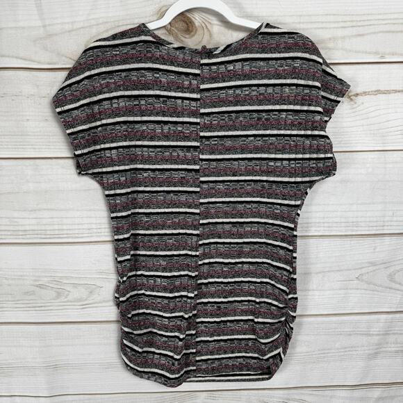 Fashion Magazine Black & Gray Striped Curved Hem Short Sleeve Top Size Medium - Picture 4 of 5
